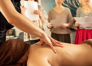 チェンマイの女性専用タイ古式マッサージスクール「V-チェンマイ」の少人数クラスのメリット