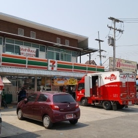 チェンマイの女性専用タイ古式マッサージスクール「V-チェンマイ」から徒歩3分のセブンイレブン